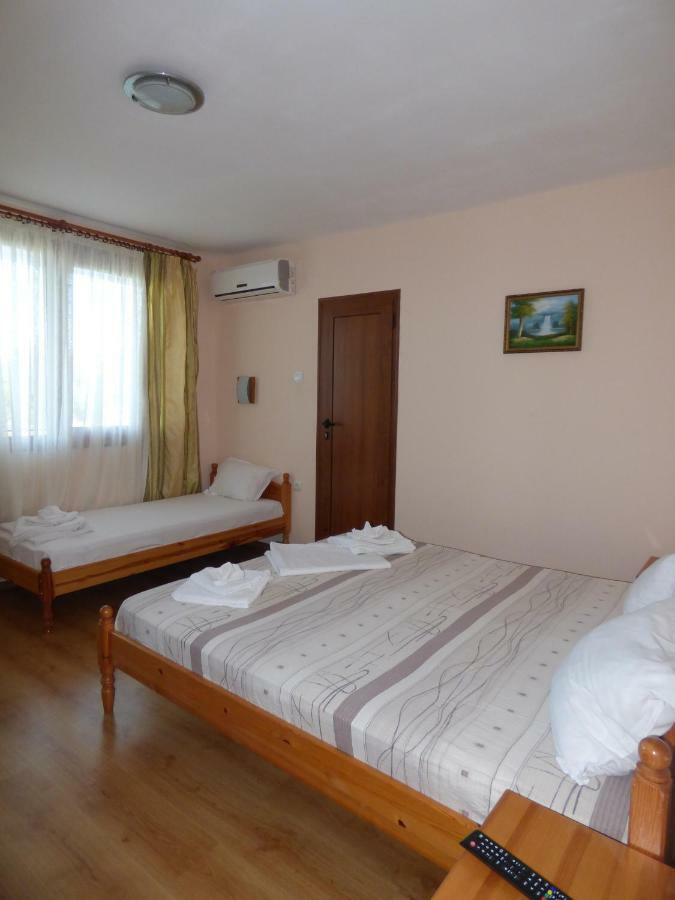 Guest House Ivanovi Черноморец Екстериор снимка